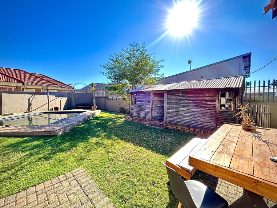 3 Bedroom Property for Sale in Waterval East North West